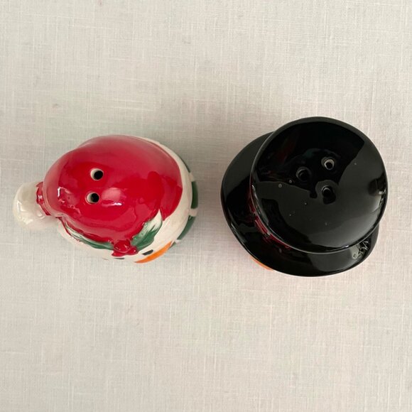 Pfaltzgraff Collectibles Snowman Pals Salt and Pepper Shakers Set for Christmas - Picture 5 of 12